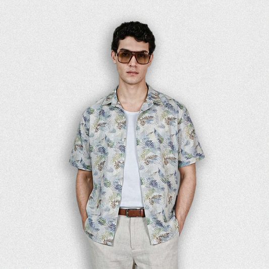 Camisa de manga corta con estampado tropical de hojas