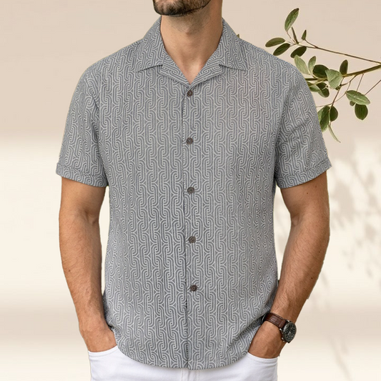 Camisa de manga corta con patrón geométrico