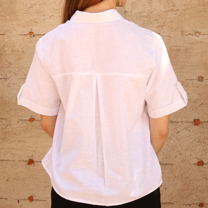 Blusa Blanca de Manga Corta con Bordado Floral