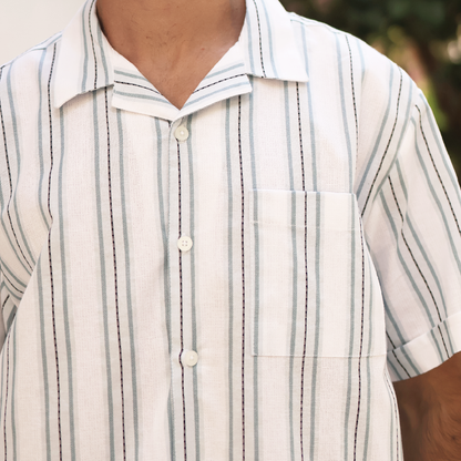 Camisa de manga corta con rayas verticales multicolor