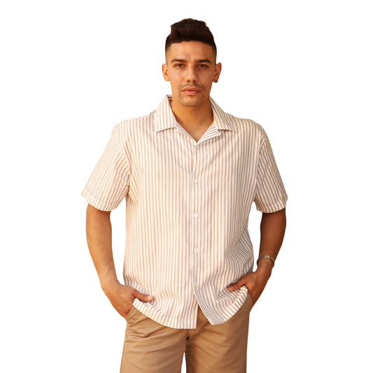 Camisa Hombre Algodón Loose Fit Estampado Vertical Caqui y Blanco Manga Corta