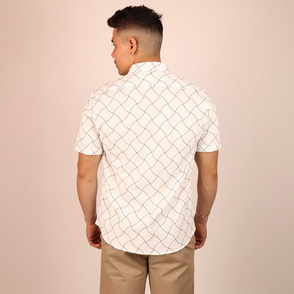 Camisa Hombre Estampado Lineal Blanco con Negro Manga Corta Elegante