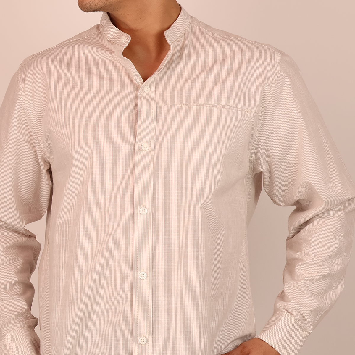 Camisa Caqui Hombre Manga Larga Cuello Mao Jaspeada con Bolsa