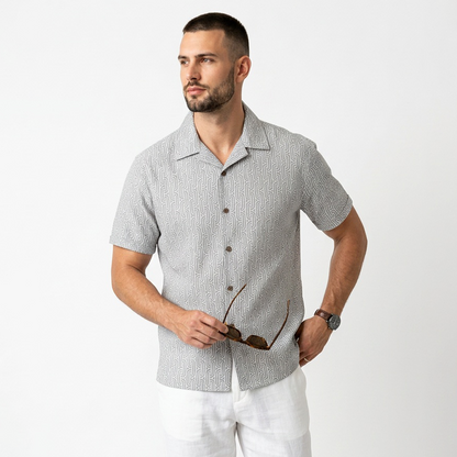 Camisa de manga corta con patrón geométrico