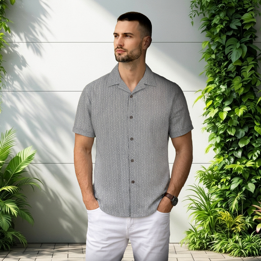 Camisa de manga corta con patrón geométrico