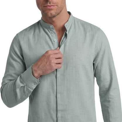 Camisa de hombre con cuello mao en color verde