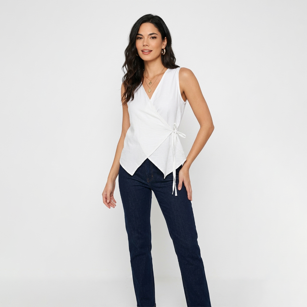 Blusa sin mangas con escote en V y lazo lateral