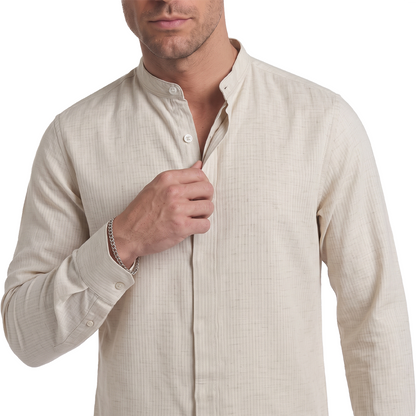Camisa de manga larga con cuello mao color beige