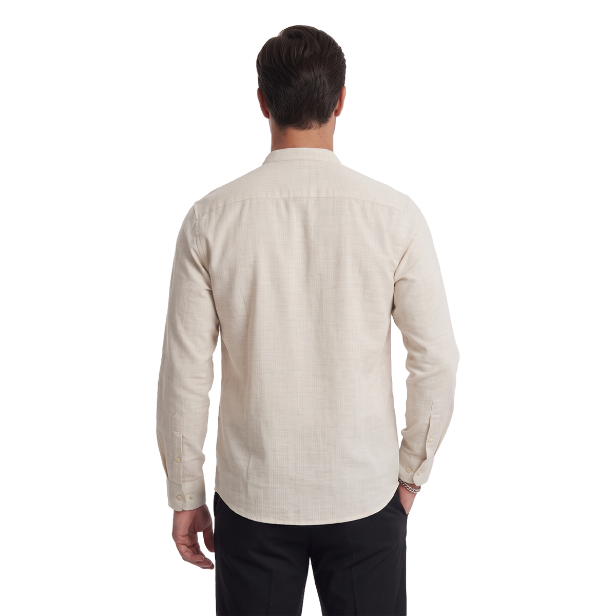 Camisa de manga larga con cuello mao color beige
