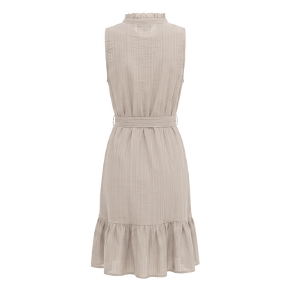 Vestido corto sin mangas con cuello fruncido y cinturón