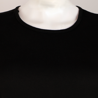 Blusa negra con mangas abullonadas