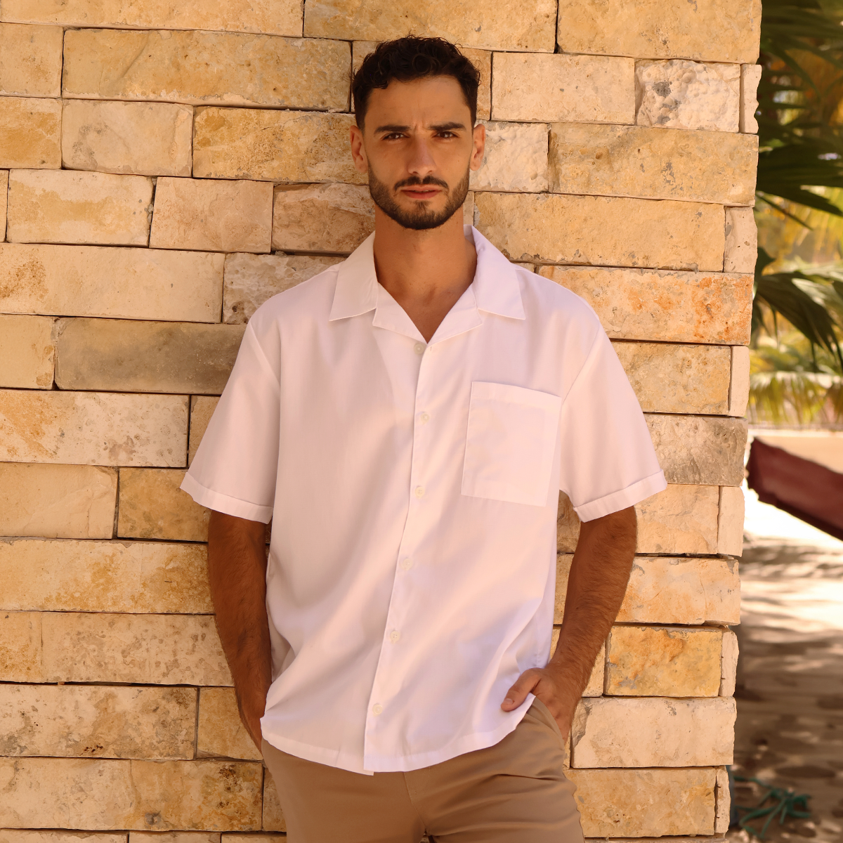 Camisa En Tendencia Blanca de Manga Corta para Hombre