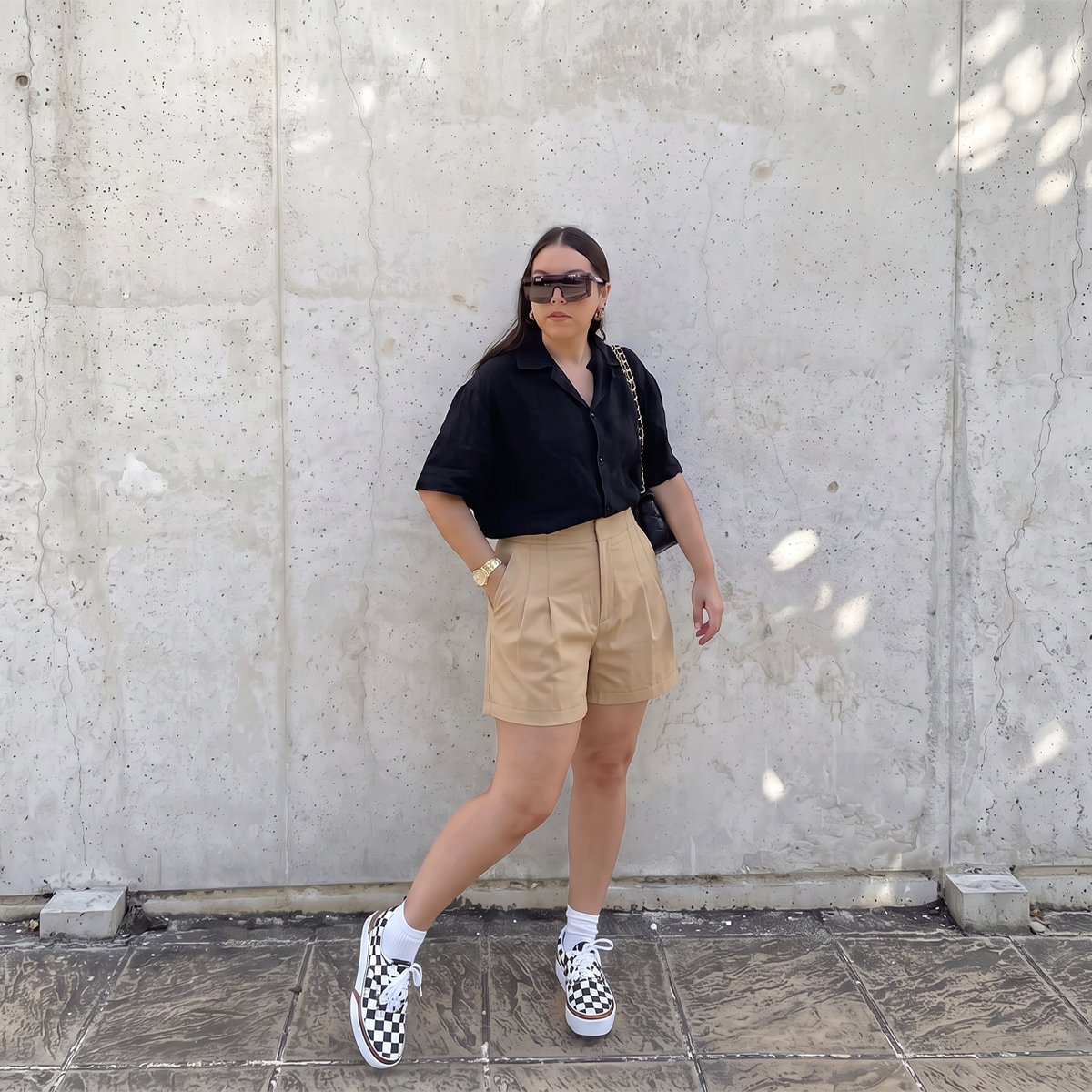 Short de vestir de tiro alto con pliegues color arena
