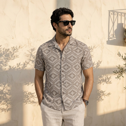 Camisa de manga corta con estampado geométrico