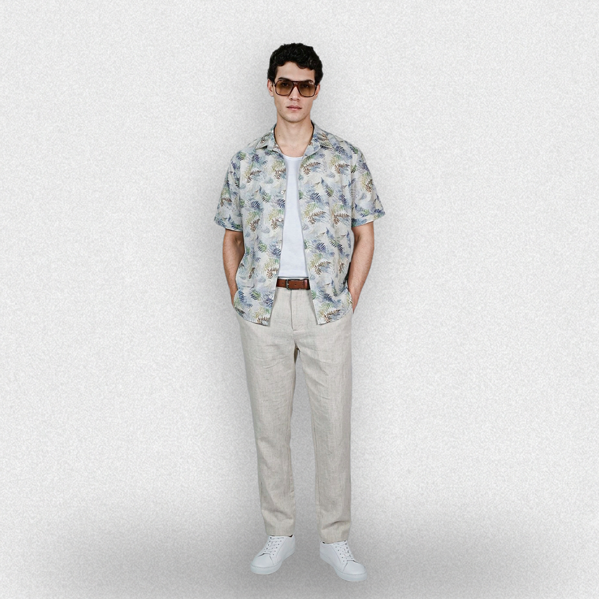 Camisa de manga corta con estampado tropical de hojas