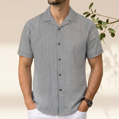 Camisa de manga corta con patrón geométrico