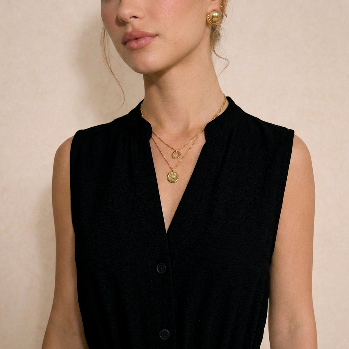Vestido Negro Sin Mangas con Botones Frontales