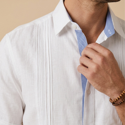 Guayabera Blanca Hombre  con Bolsa y Alforzas Diseño Tradicional