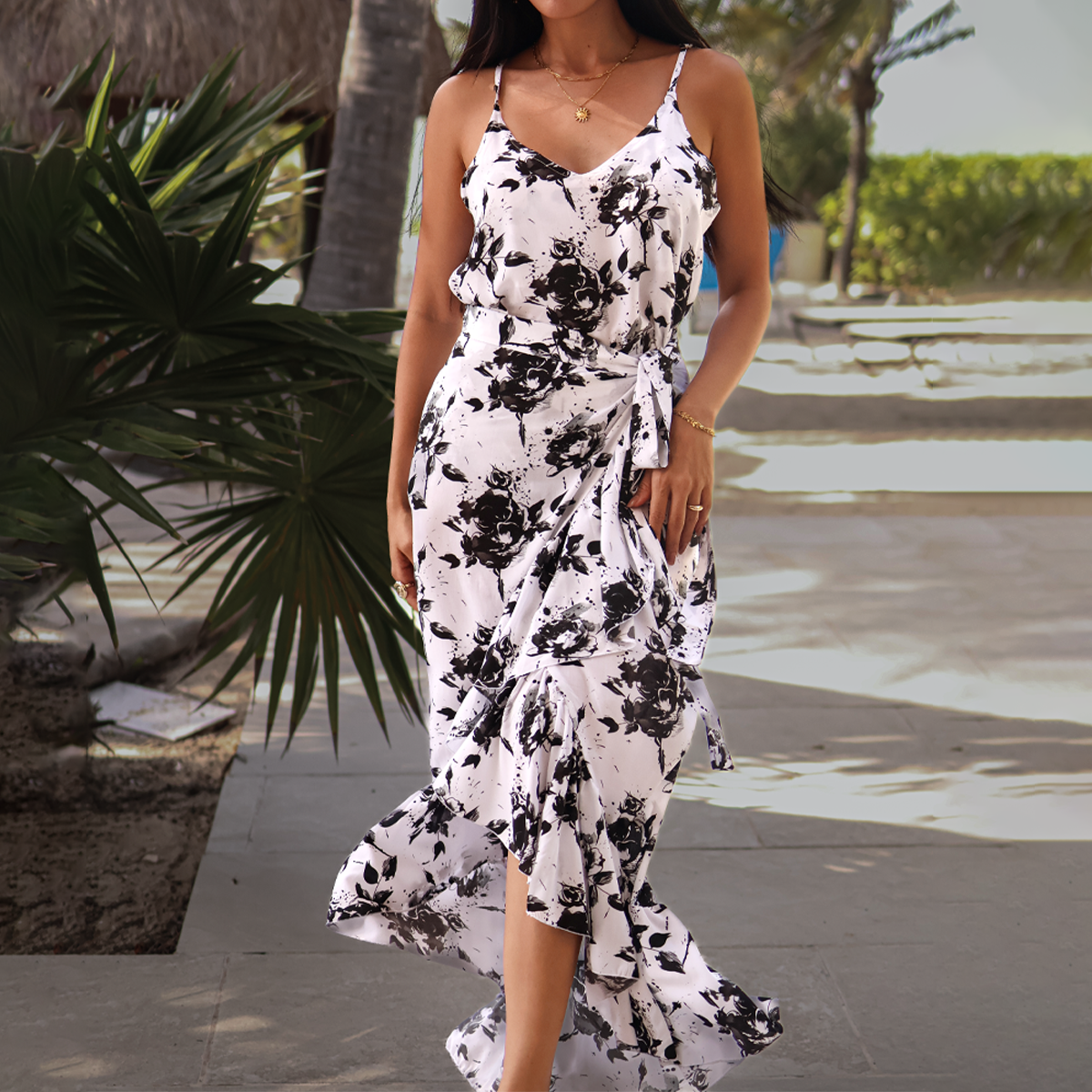 Blusa con estampado floral blanco y negro